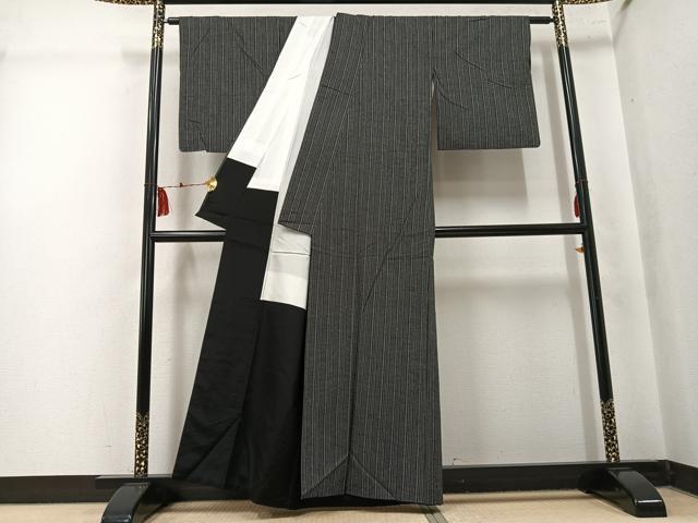 平和屋着物●上質な紬 縞 黒地 正絹 逸品 AABK7022ph
