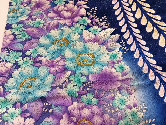 平和屋着物●豪華振袖 絞り 草花文 暈し染め 銀通し地 正絹 逸品 AABK7130ph