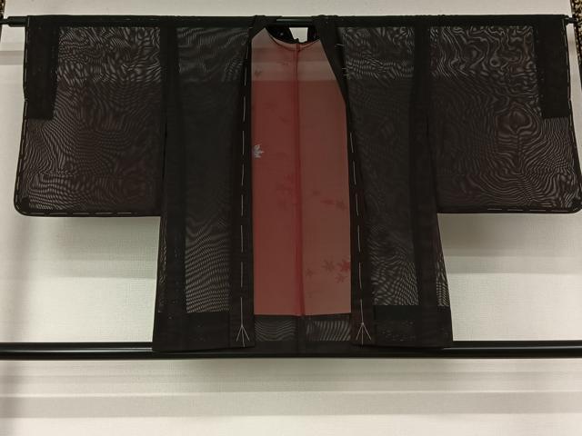 平和屋着物▽羽織 スリーシーズン 春夏秋 塵除け 楓文 黒地 正絹 逸品 AABK7226jh