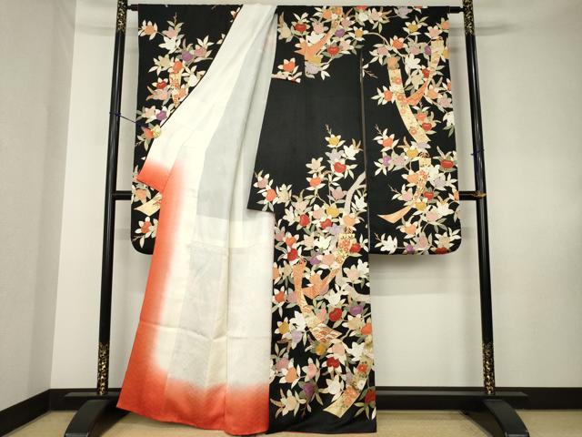 平和屋着物●十日町老舗ブランド 吉澤友禅 吾妻徳穂 振袖 駒刺繍 短冊花文 黒地 正絹 逸品 AABK7432ck