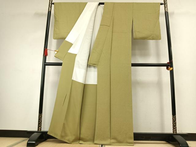 平和屋着物●上質な色無地 紋意匠 枯草色 正絹 逸品 AABK7582fy