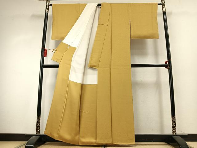 平和屋着物●本草木染作家 瑞寶 色無地 紋意匠 支子色 正絹 逸品 未使用 AABK7710fy