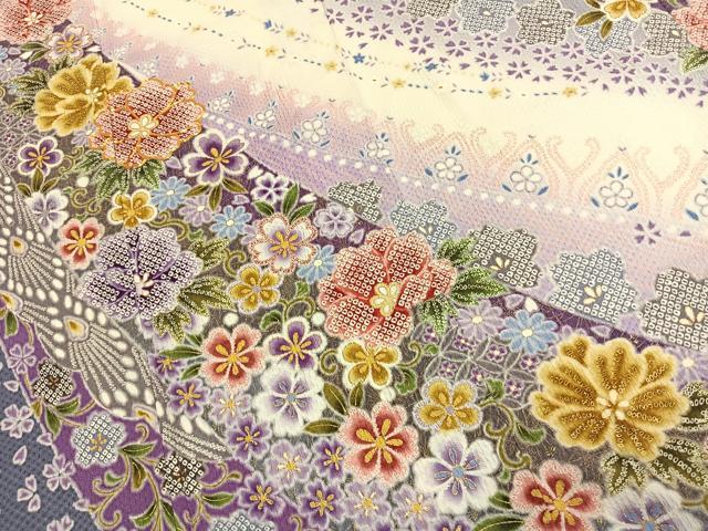 平和屋着物●豪華振袖 駒刺繍 草花文 暈し染め 金彩 正絹 逸品 AABK7715fy