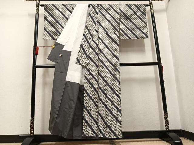 平和屋着物●1897年創業 名門岡野 本場筑前博多織 千年工房 紬 蜘蛛絞り まるやま扱い 正絹 逸品 AABK8248ph
