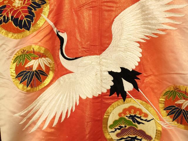 平和屋本店●色打掛 和装 婚礼 結婚式 花嫁 神社挙式 駒刺繍 飛鶴花蝶丸文 暈し染め 金糸 金彩 金通し地 逸品 AABK8294fw