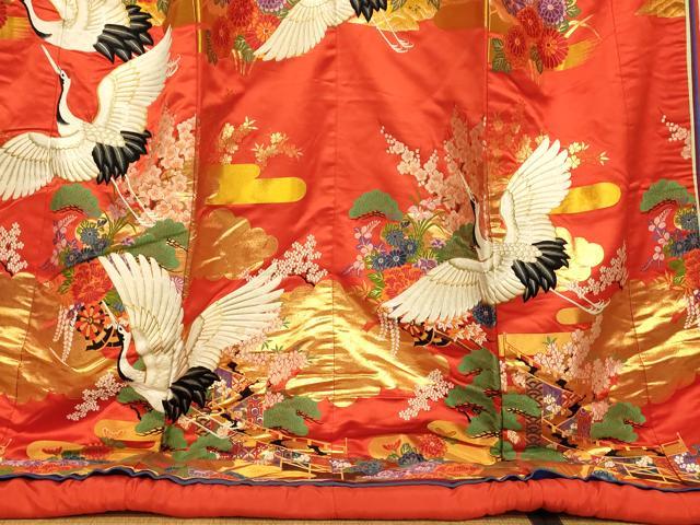 平和屋本店●色打掛 和装 婚礼 結婚式 花嫁 神社挙式 駒刺繍 唐織 飛鶴花車文 暈し染め 金銀糸 逸品 AABK8377fw