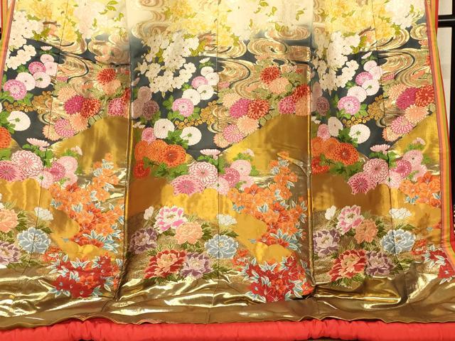 平和屋本店●YUKI TORII 鳥居ユキ 色打掛 和装 婚礼 結婚式 花嫁 神社挙式 唐織 花光琳水 暈し染め 金糸 逸品 AABK8429fw