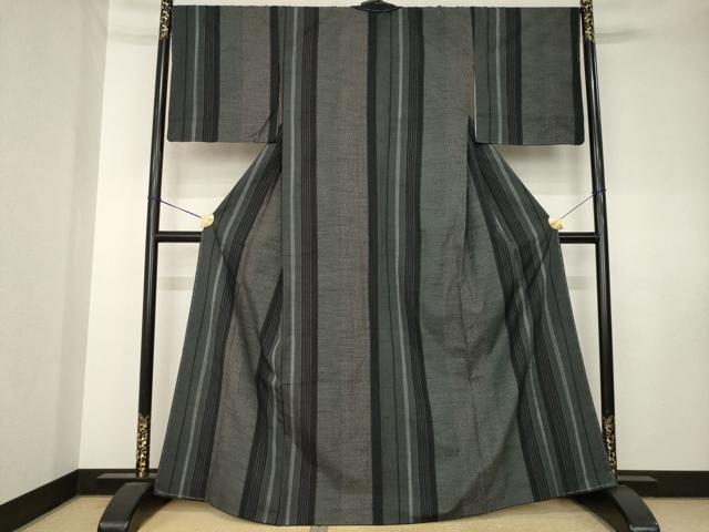 平和屋着物●上質な紬 80亀甲 間道 黒地 正絹 逸品 未使用 AABK8493ck