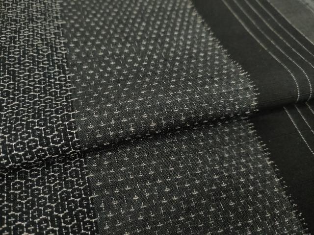 平和屋着物●上質な紬 80亀甲 間道 黒地 正絹 逸品 未使用 AABK8493ck