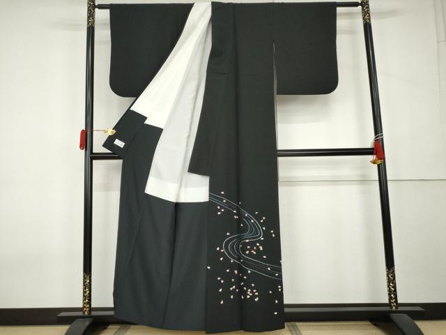 平和屋着物●洗える最高級着物 <英>はなぶさ謹製 黒留袖 総刺繍 流水に舞桜 金糸 洗える着物 AABK8570cs