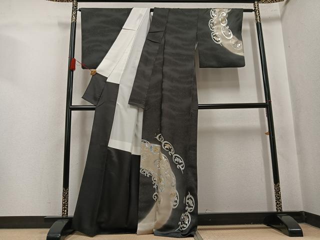 平和屋着物●金彩友禅作家 金彩の魔術師 堀省平 金煌織 訪問着 花唐草文 黒地 銀通し地 正絹 逸品 AABK9920ph