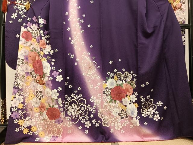 平和屋着物●豪華振袖 舞花文 暈し染め 金彩 正絹 逸品 AABK9952ph