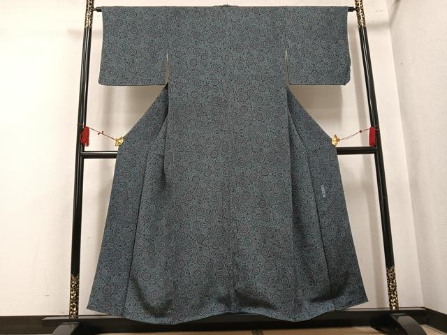 平和屋着物●重要無形文化財・伊勢手彫型本染・細合俊男 江戸小紋 菊唐草文 鬼しぼ縮緬 正絹 逸品 AABK9955ph