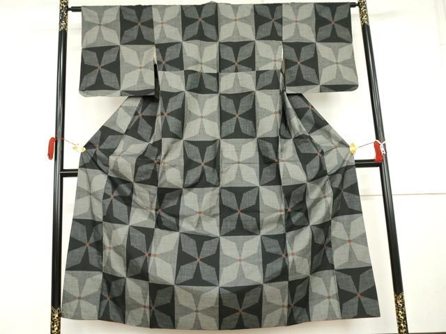 平和屋着物●本場大島紬 7マルキ 市松花文 正絹 逸品 AABL0121cs