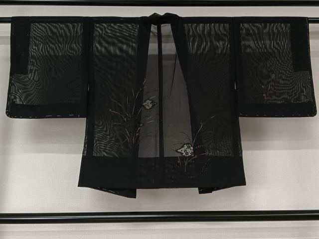 平和屋着物▽羽織 スリーシーズン 春夏秋 塵除け 松皮菱花文 黒地 銀糸 洗える着物 未使用 AABL0578jh