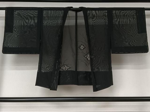 平和屋着物▽羽織 スリーシーズン 春夏秋 塵除け 松皮菱花文 黒地 銀糸 洗える着物 未使用 AABL0578jh