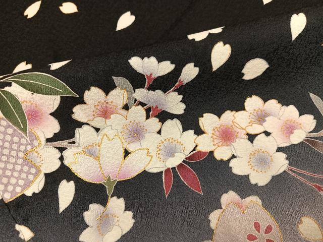 平和屋着物●豪華振袖 駒刺繍 夜桜 黒地 金彩 正絹 逸品 AABL0638ph