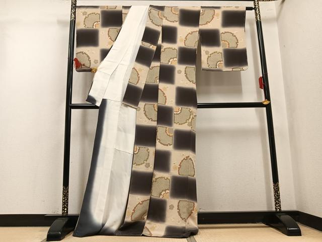 平和屋着物●上質な小紋 雪輪市松花文 暈し染め 金彩 鬼しぼ縮緬 ロング丈 正絹 逸品 未使用 AABL1772ph
