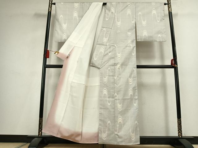 平和屋着物●本場大島紬 白大島 9マルキ 幾何学文様 松坂屋扱い 中川織物特製 証紙付き 正絹 逸品 AABL2902fy