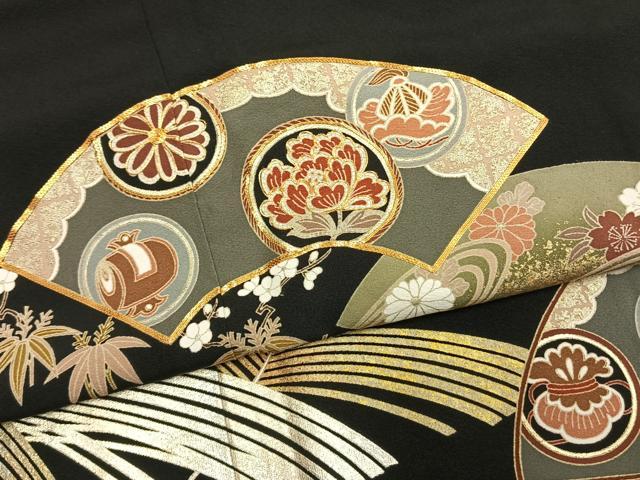 平和屋着物●豪華黒留袖 作家物 駒刺繍 地紙松竹梅図 金彩 正絹 逸品 AABL2920fy