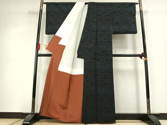 平和屋着物●本場大島紬 7マルキ 横段花鳥文 黒地 正絹 逸品 AABL2942fy