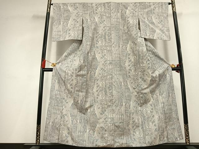 平和屋着物●本場大島紬 白大島 9マルキ 総絣 幾何学花文 正絹 逸品 AABL2964fy