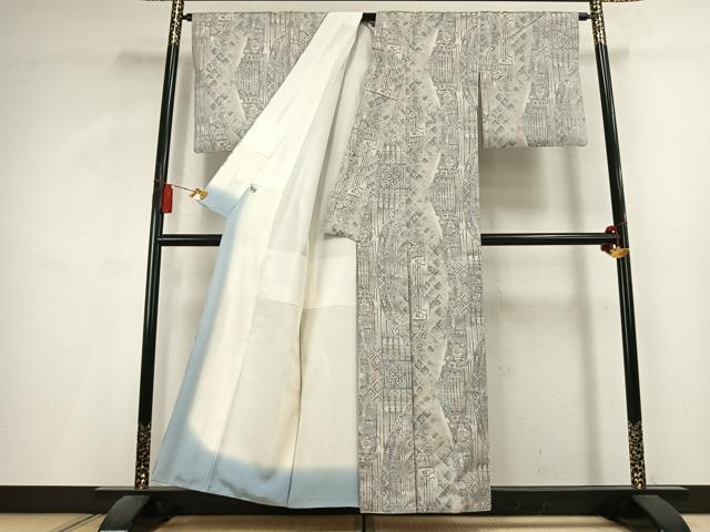 平和屋着物●本場大島紬 白大島 9マルキ 総絣 幾何学花文 正絹 逸品 AABL2964fy