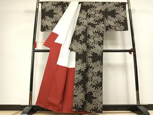 平和屋着物●本場大島紬 地空き 割り込み絣 草花文 正絹 逸品 未使用 AABL3377fy