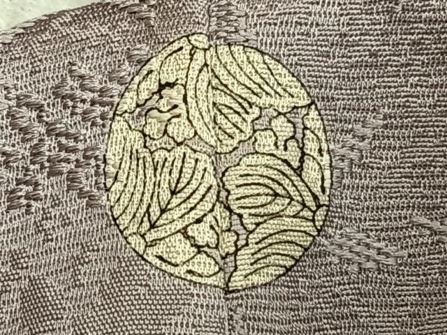 平和屋着物●上質な色無地 寿光織 草花地紋 鴇鼠色 反端付き 正絹 逸品 未使用 AABL3498fy