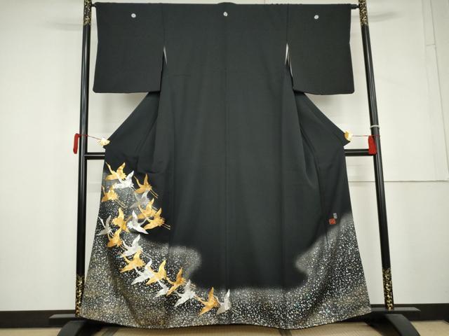 平和屋着物●国際的伝統工芸作家 十二代・藤林徳扇 苑寿 黒留袖 駒刺繍 飛鶴文 金銀彩 正絹 逸品 AABL4161cs