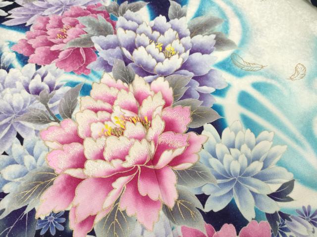 平和屋着物●豪華振袖 刺繍 花蝶文 暈し染め 金彩 銀通し地 正絹 逸品 AABL5511ck