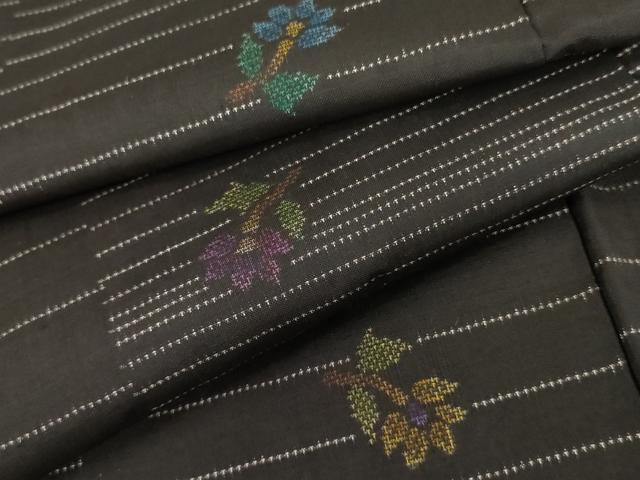 平和屋着物●本場大島紬 9マルキ 草花文 黒地 正絹 逸品 AABL6402cs