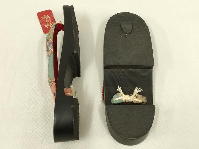 平和屋着物▼和装小物 下駄2点セット 鼻緒:花柄 更紗 舞蝶 逸品 未使用 AABL7197ay