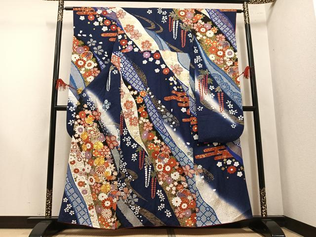 平和屋着物●豪華振袖 絞り 駒刺繍 花毬文 暈し染め 金彩 銀通し地 正絹 逸品 AABL7450ph