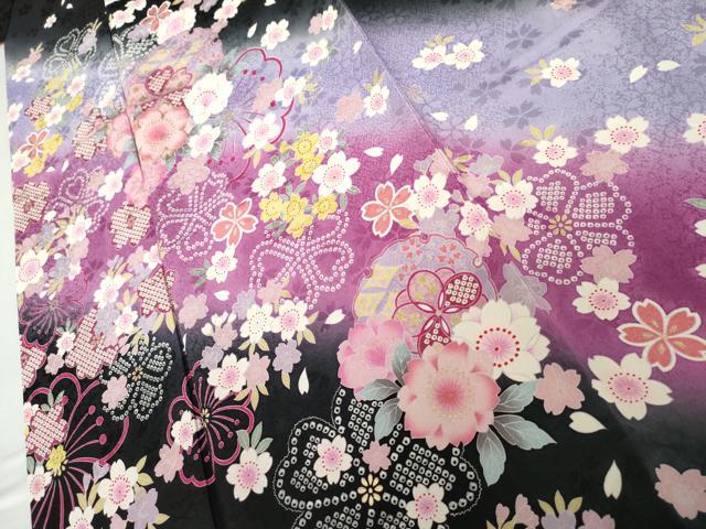 平和屋着物●豪華振袖 雪輪花文 暈し染め 黒地 金彩 正絹 逸品 AABL7642cs