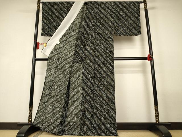 平和屋着物*夏物 小紋 絽縮緬 よろけ斜縞 黒地 さんび謹製 洗える着物 AABL7901jd