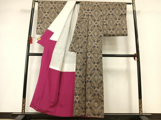平和屋着物●本場大島紬 割り込み絣 亀甲花文 正絹 逸品 AABL8630fy