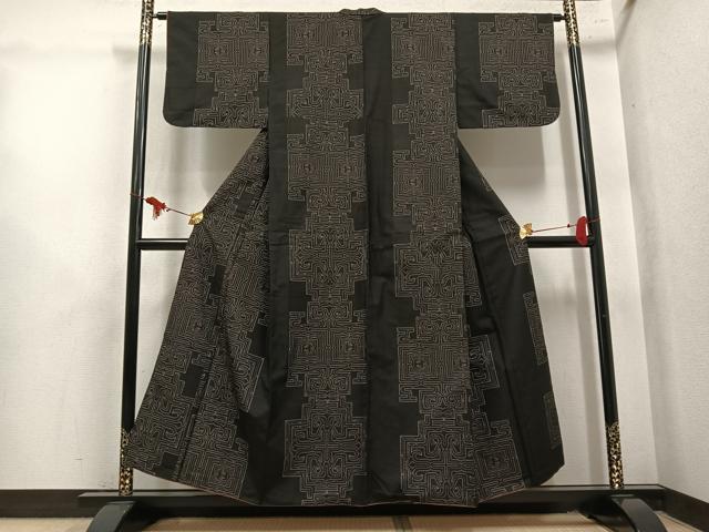 平和屋着物●本場大島紬 7マルキ 地空き 幾何学文様 正絹 逸品 AABL8802ph