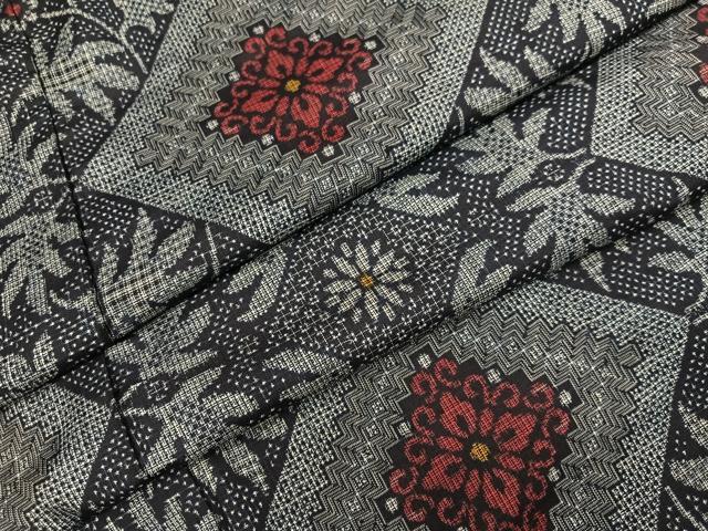 平和屋着物●本場大島紬 割込み絣 草花文 正絹 逸品 AABL8806ph