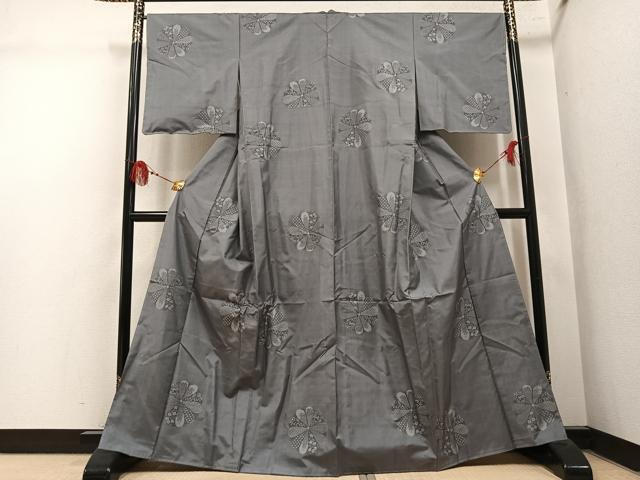 平和屋着物●本場大島紬 9マルキ 地空き 珊瑚染 舞花文 南絹織物謹製 ますいわ屋扱い 証紙付き 正絹 逸品 未使用 AABL8848ph