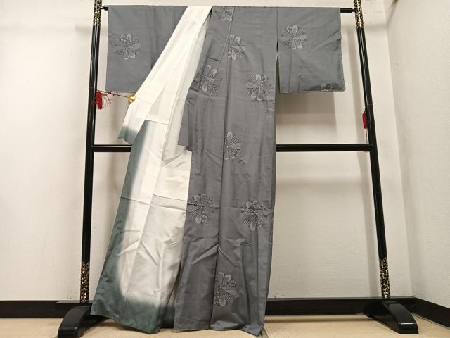 平和屋着物●本場大島紬 9マルキ 地空き 珊瑚染 舞花文 南絹織物謹製 ますいわ屋扱い 証紙付き 正絹 逸品 未使用 AABL8848ph