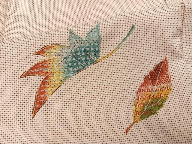 平和屋着物●中国三大刺繍 スワトウ刺繍 汕頭刺繍 本場大島紬 訪問着 総刺繍 舞葉文 正絹 逸品 AABL8850ph