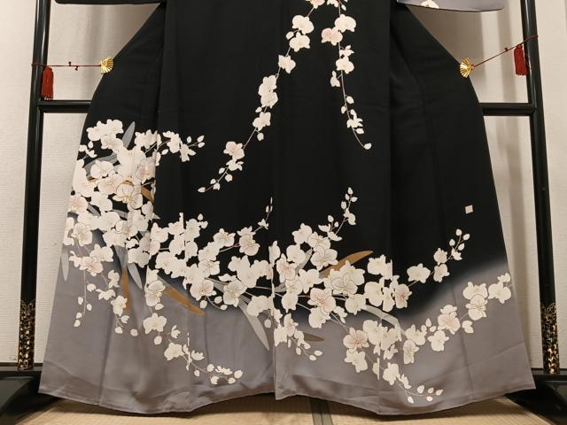 平和屋着物●訪問着 作家物 駒刺繍 胡蝶蘭 暈し染め 黒地 金彩 正絹 逸品 AABL8894ph