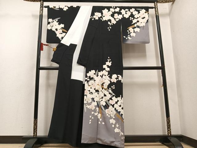 平和屋着物●訪問着 作家物 駒刺繍 胡蝶蘭 暈し染め 黒地 金彩 正絹 逸品 AABL8894ph