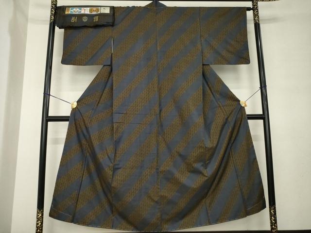 平和屋着物●本場大島紬 純泥染 7マルキ 手織り 斜縞 証紙付き 正絹 逸品 AABL9313ck