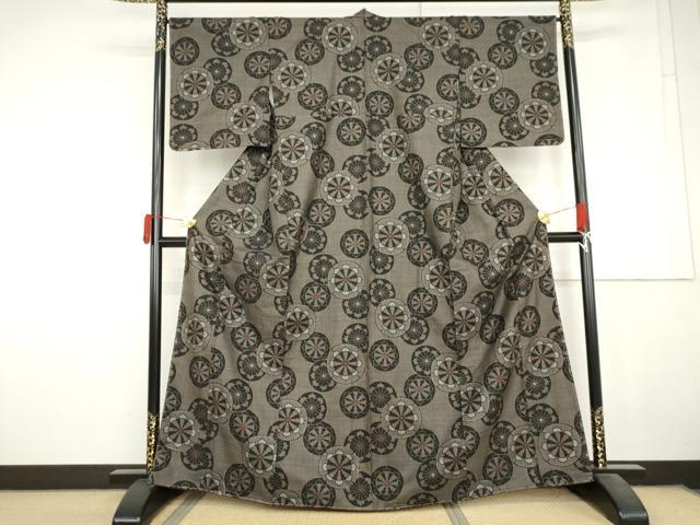 平和屋着物●本場大島紬 7マルキ 源氏車文 正絹 逸品 未使用 AABL9383cs