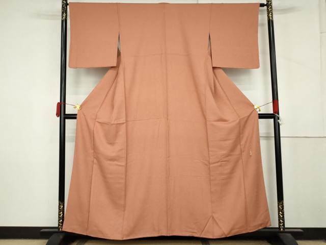 平和屋着物●本草木染作家 圓啓 色無地 花唐草地紋 洗朱色 正絹 逸品 AABM0185cs