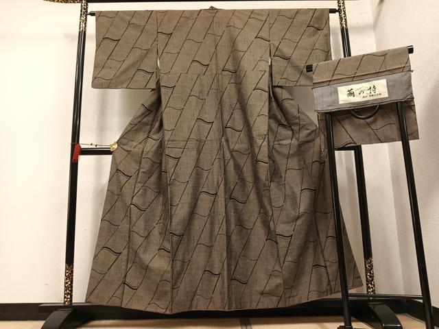 平和屋着物●上質な紬 伝統手織民芸紬 瓦 繭の詩 証紙付き 正絹 逸品 AABM0698ph