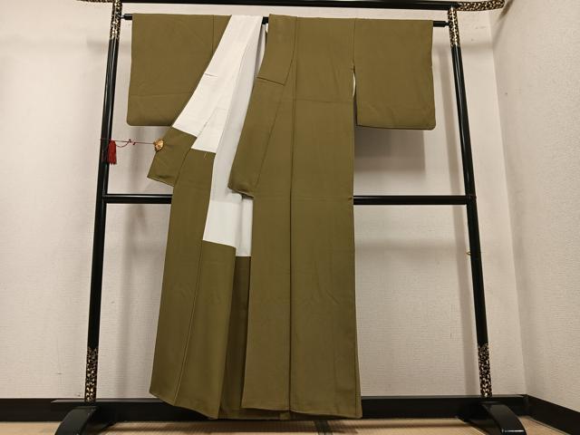 平和屋着物●上質な色無地 油色 正絹 逸品 AABM1229ph