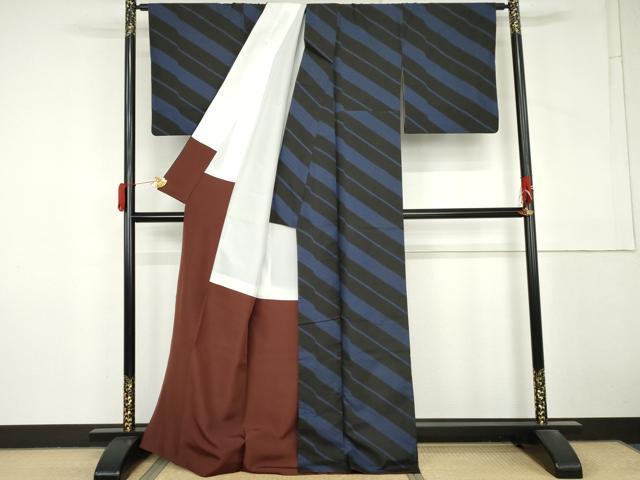 平和屋着物●本場大島紬 9マルキ 斜縞 黒地 正絹 逸品 AABM2031cs